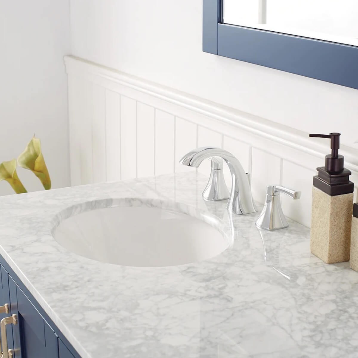 Vinnova 36” Gela Royal Blue Freestanding Single Vanity with Carrara White Marble Countertop With Mirror Sink 723036-RB-CA